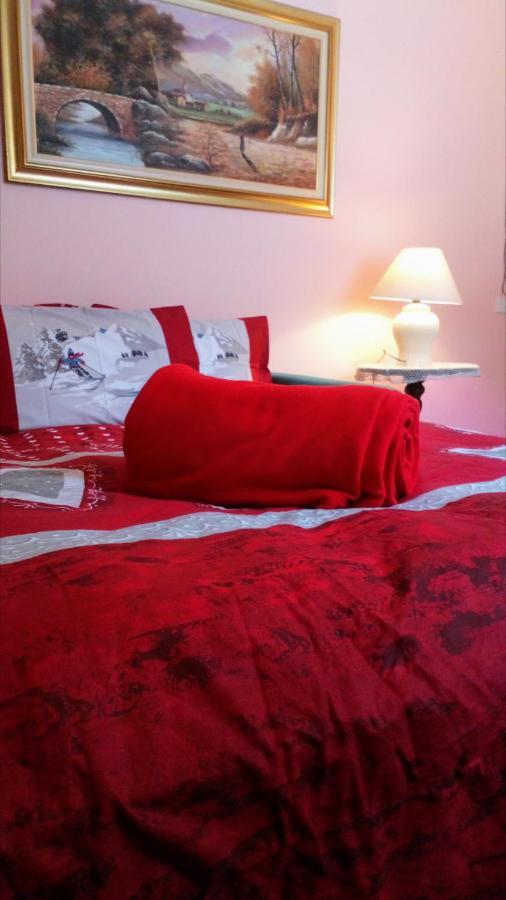 Giomein Sporting Red House Breuil-Cervinia Exterior photo